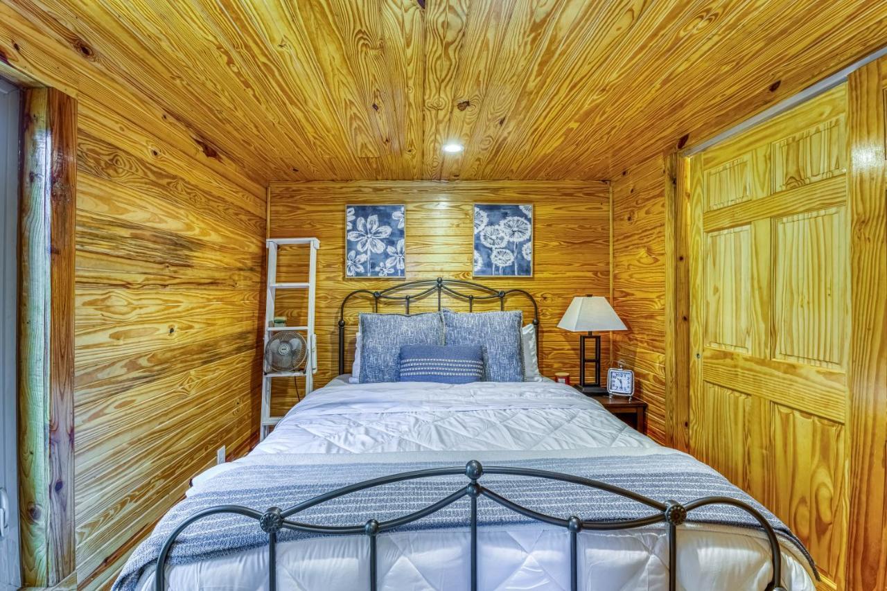 The Gemini-A Dreamy, Waterfront Tiny Cabin Rogersville Kültér fotó